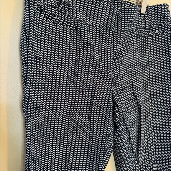 Ann Taylor Black and White Cropped Pants - Picture 3 of 7